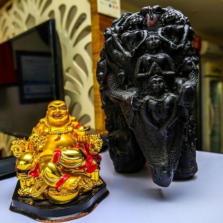 Hotel Wisteria -Main Highway Hotel Zirakpur Luaran gambar