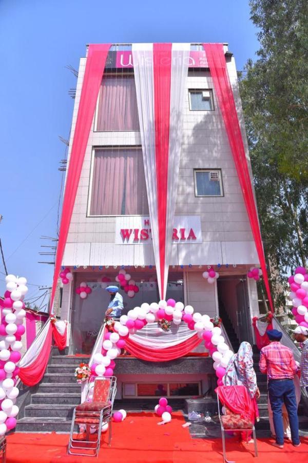Hotel Wisteria -Main Highway Hotel Zirakpur Luaran gambar