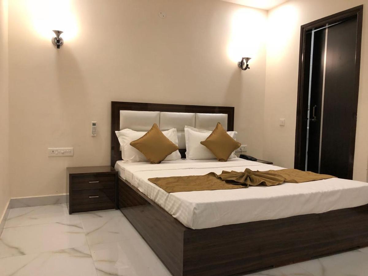 Hotel Wisteria -Main Highway Hotel Zirakpur Luaran gambar