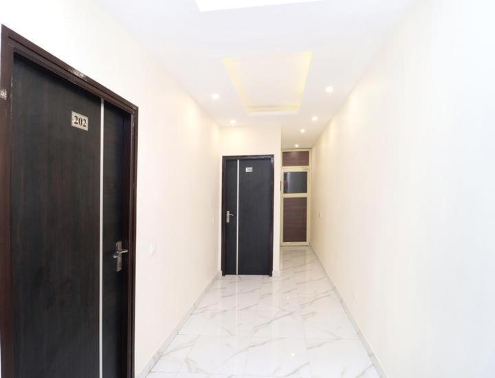 Hotel Wisteria -Main Highway Hotel Zirakpur Luaran gambar