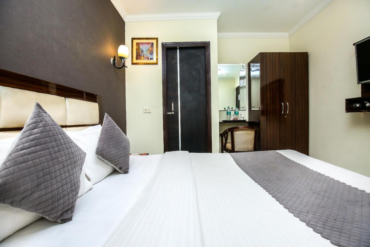 Hotel Wisteria -Main Highway Hotel Zirakpur Luaran gambar
