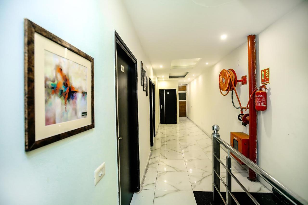 Hotel Wisteria -Main Highway Hotel Zirakpur Luaran gambar